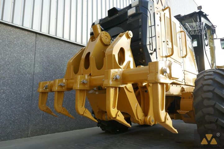 Livellatrice Caterpillar 12M3