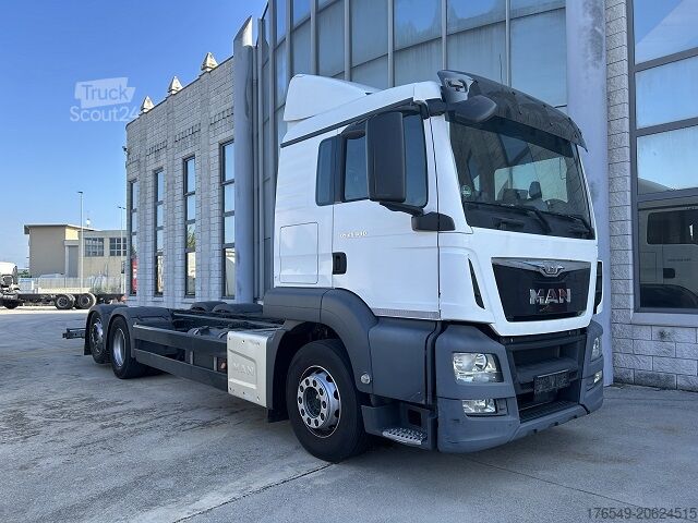 PLATAFORMA CON RAMPAS MAN TGS 26.440