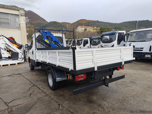 Kamyon üzerine monte vinçli panelvan Iveco Daily 35-150