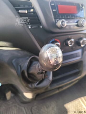 Kamyon üzerine monte vinçli panelvan Iveco Daily 35-150