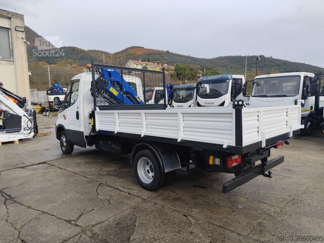 Kamyon üzerine monte vinçli panelvan Iveco Daily 35-150