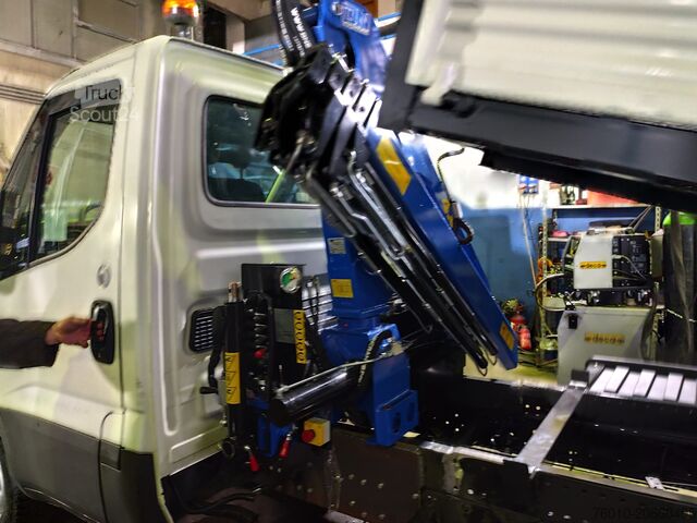 Kamyon üzerine monte vinçli panelvan Iveco Daily 35-150