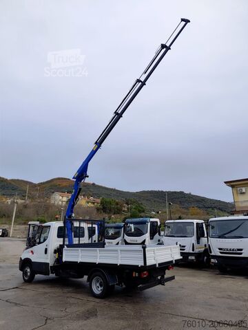 Kamyon üzerine monte vinçli panelvan Iveco Daily 35-150