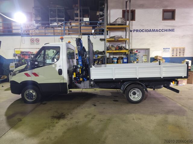 Kamyon üzerine monte vinçli panelvan Iveco Daily 35-150
