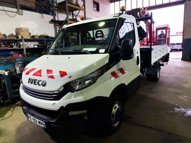 Kamyon üzerine monte vinçli panelvan Iveco Daily 35-150