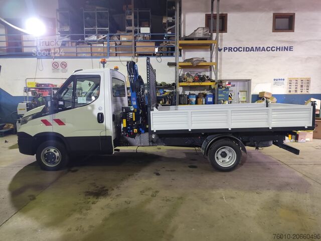 Kamyon üzerine monte vinçli panelvan Iveco Daily 35-150