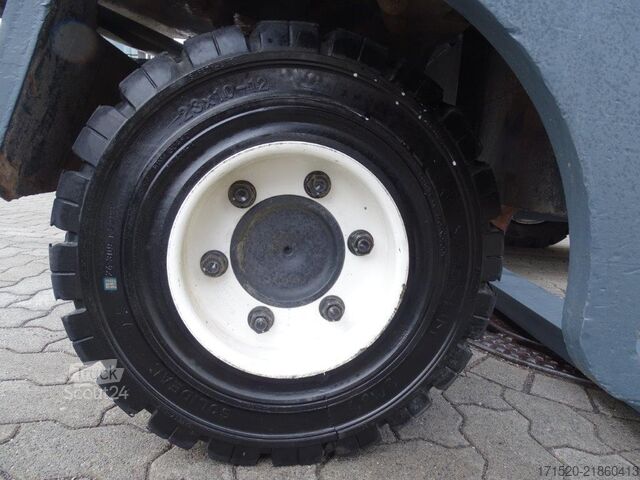 Fyrvägstruck Combilift C8000