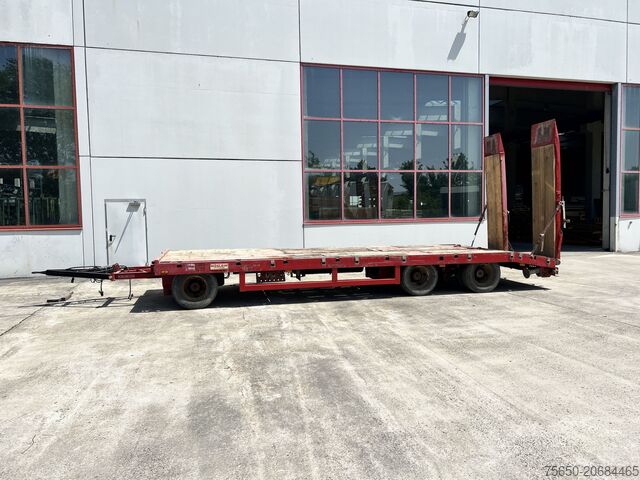 Zema kravnes piekabe t3 3 Achs Tiefladeranhänger mit gerader Ladefläche