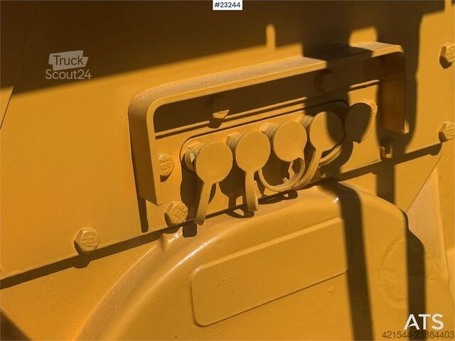 Stroj za izravnavo Caterpillar D6R III LGP Bulldozer – Ripper and GPS