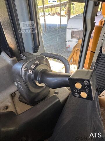 Stroj za izravnavo Caterpillar D6R III LGP Bulldozer – Ripper and GPS