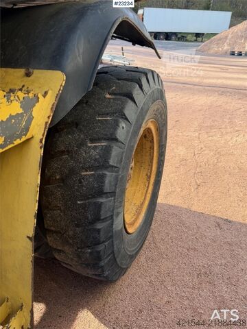 Ratinis ekskavatorius Volvo WE140B wheeled excavator with digging bucket