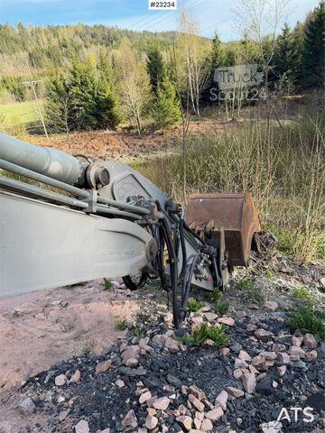 Колесный экскаватор Volvo WE140B wheeled excavator with digging bucket