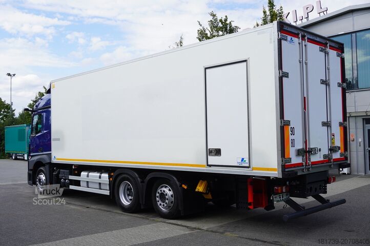 U frižideru Mercedes-Benz Actros 2546 / Lecapitaine refrigerator