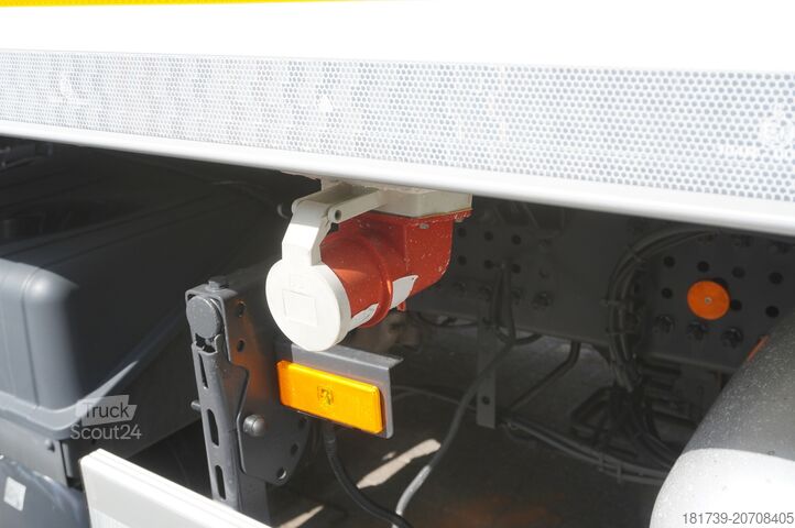 U frižideru Mercedes-Benz Actros 2546 / Lecapitaine refrigerator