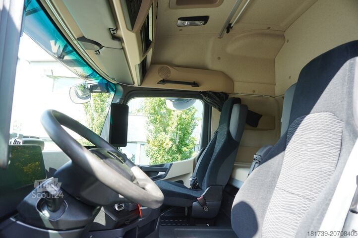 U frižideru Mercedes-Benz Actros 2546 / Lecapitaine refrigerator