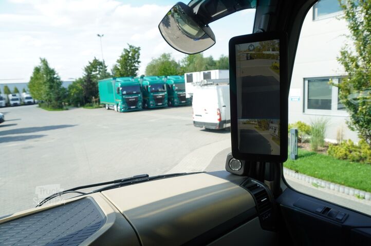 U frižideru Mercedes-Benz Actros 2546 / Lecapitaine refrigerator