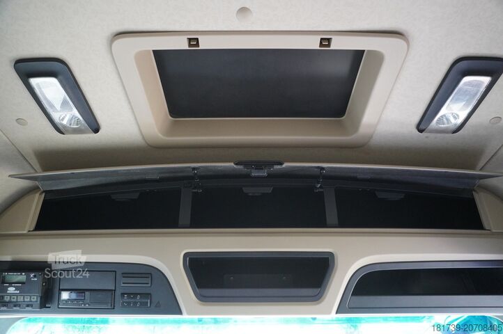 U frižideru Mercedes-Benz Actros 2546 / Lecapitaine refrigerator