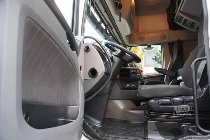 Saldētavas/izolācijas/saaukstuma/saaukstās apkalpošanas vitrīna DAF XF 450 6×2 E6 / Refrigerator Lacapit/FRC