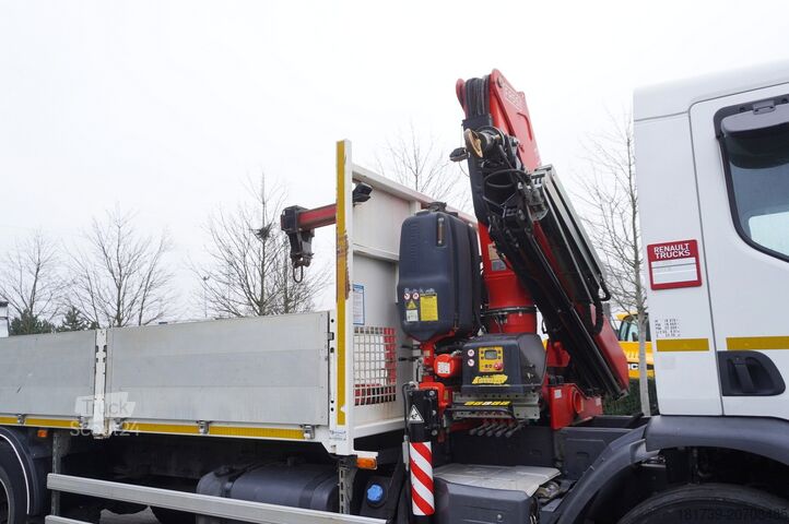 Flatbed truck with crane Renault C280 DTI 8 / FASSI crane 5.6T / 560 mth