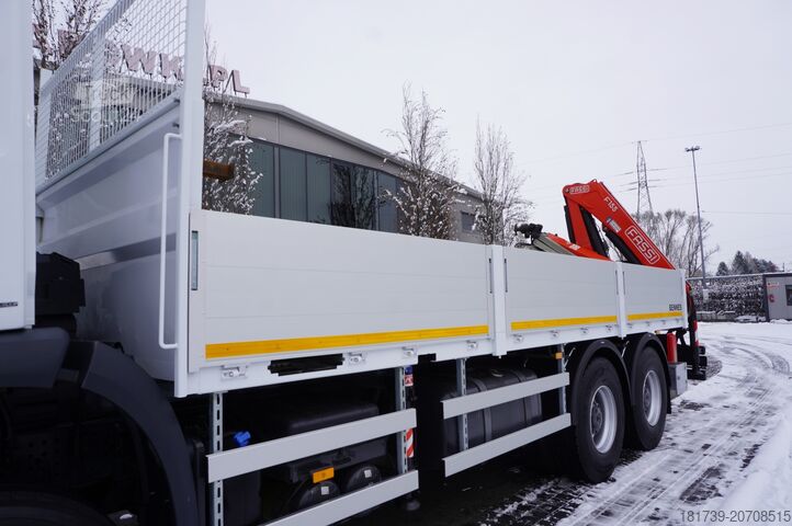 Burtowy z HDS Mercedes-Benz Arocs 2633 flatbed truck / Crane FASSI