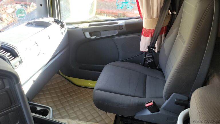 Standard dragbil Scania R 580 Retarder Standklima 2 Tanks Toplin