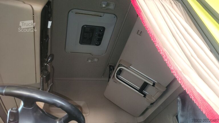 Standard dragbil Scania R 580 Retarder Standklima 2 Tanks Toplin