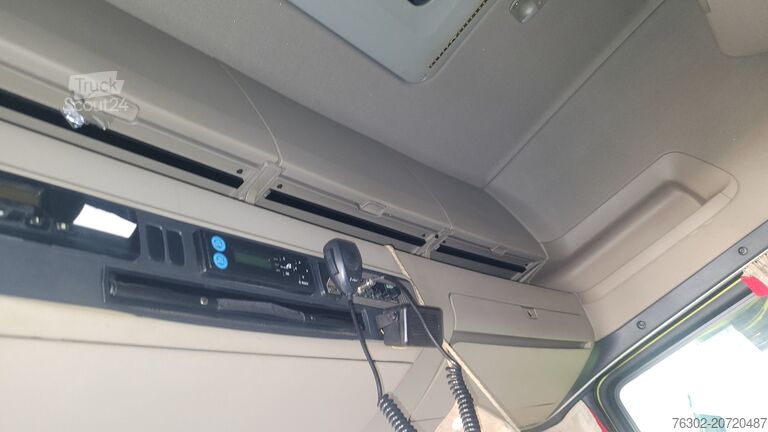 Standard dragbil Scania R 580 Retarder Standklima 2 Tanks Toplin