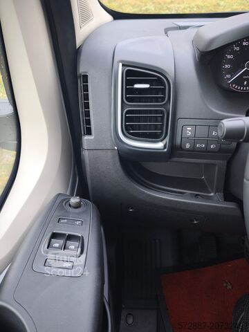 Skříňová dodávka Peugeot Boxer 335 L3H2 BlueHDi 140 AHK,7"Audio,C