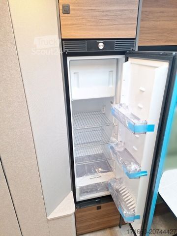 Przyczepa kempingowa HYMER/ERIBA Eriba Novaline 495 Lulea Leaf, Truma Combi-4 E