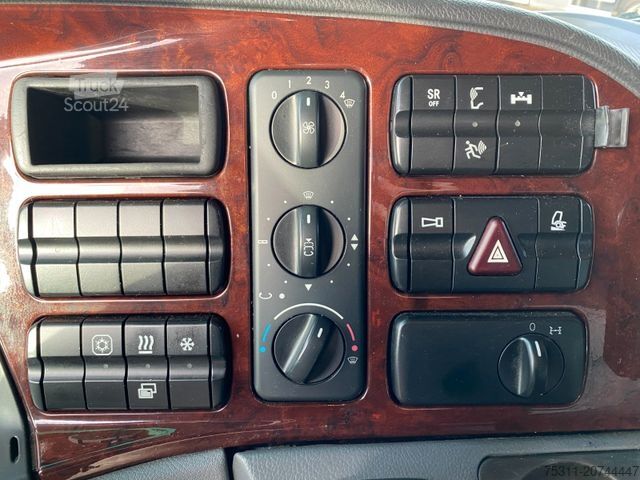 Standard dragbil MERCEDES-BENZ Actros 1844 MP2 | Megaspace*2x Tank*Retarder*AC