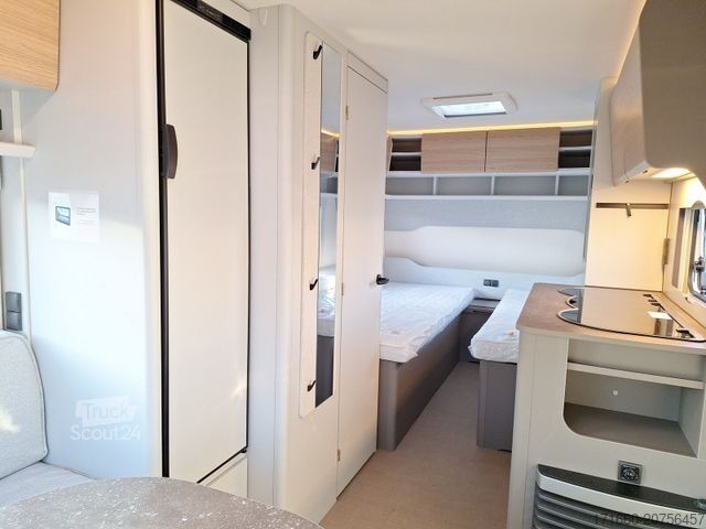 Przyczepa kempingowa BÜRSTNER B66 490 TL