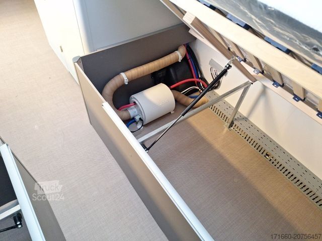 Przyczepa kempingowa BÜRSTNER B66 490 TL