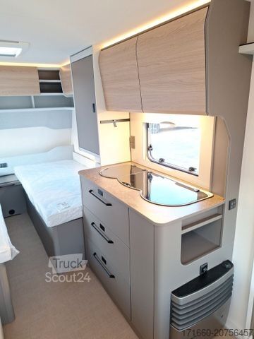 Przyczepa kempingowa BÜRSTNER B66 490 TL