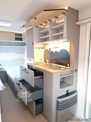 Przyczepa kempingowa BÜRSTNER B66 490 TL