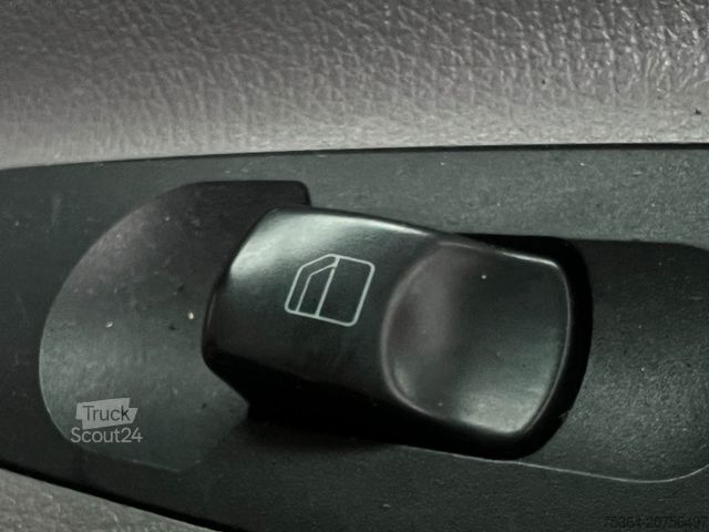 Kleinbus MERCEDES-BENZ Sprinter 313 BlueTEC 9 Sitze+ ENGINE NO GOOD