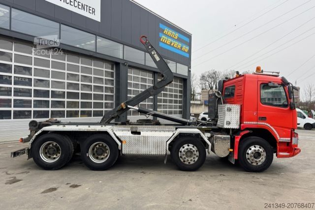 Camion scarrabile VOLVO FMX-500 8x4 Hiab 26T