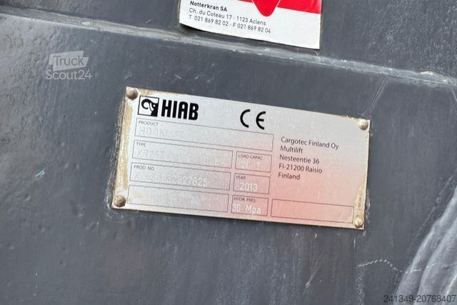 Camion scarrabile VOLVO FMX-500 8x4 Hiab 26T