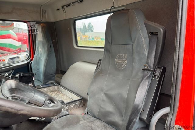 Camion scarrabile VOLVO FMX-500 8x4 Hiab 26T