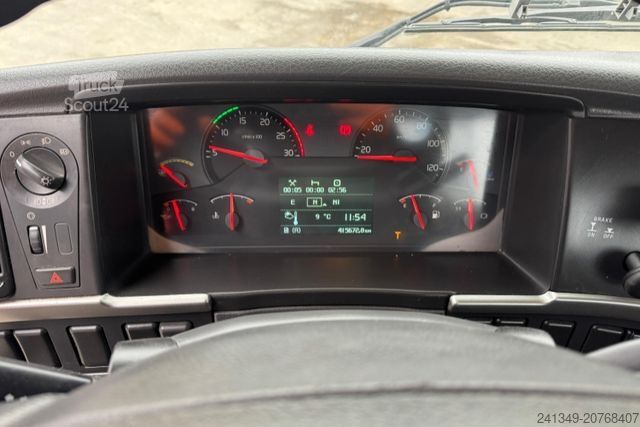Camion scarrabile VOLVO FMX-500 8x4 Hiab 26T