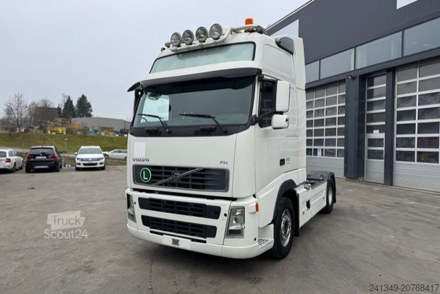 Trattore stradale standard VOLVO FH-520 4x2