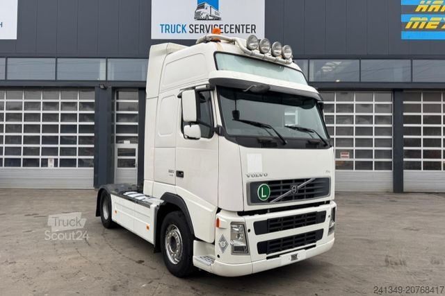 Trattore stradale standard VOLVO FH-520 4x2
