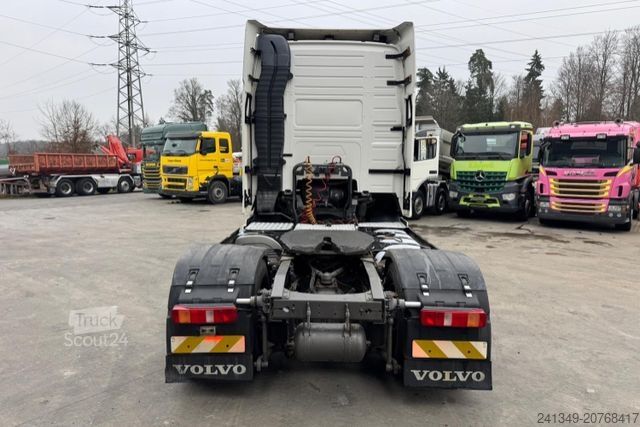 Trattore stradale standard VOLVO FH-520 4x2