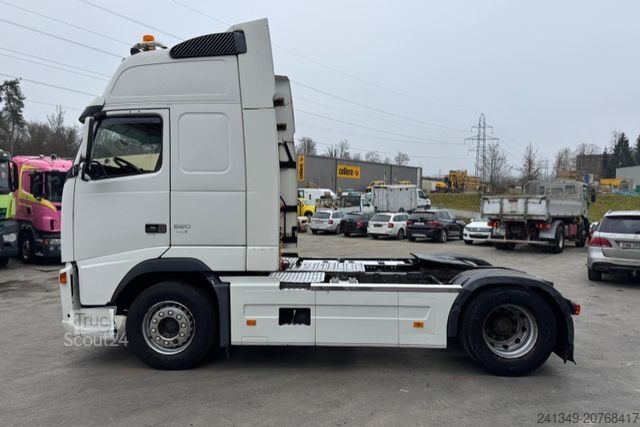 Trattore stradale standard VOLVO FH-520 4x2