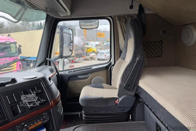 Trattore stradale standard VOLVO FH-520 4x2