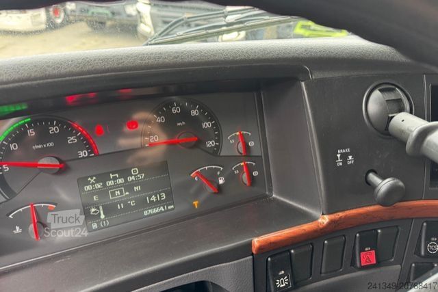 Trattore stradale standard VOLVO FH-520 4x2