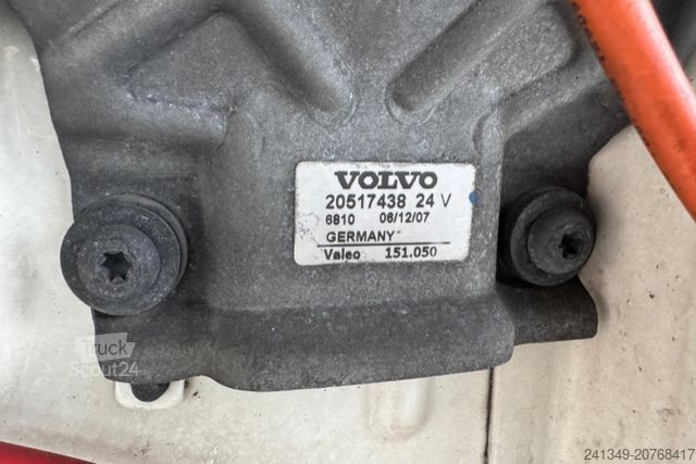 Trattore stradale standard VOLVO FH-520 4x2