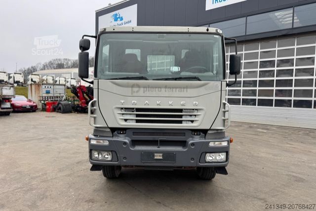 Autocarro ribaltabile IVECO 270 4x2 Kipper
