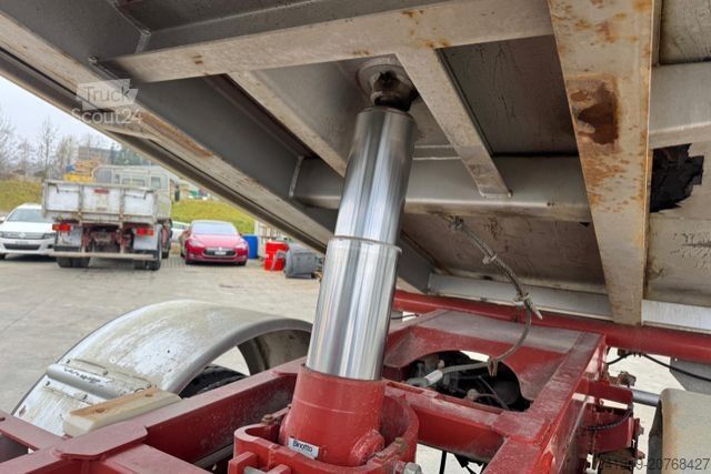 Autocarro ribaltabile IVECO 270 4x2 Kipper