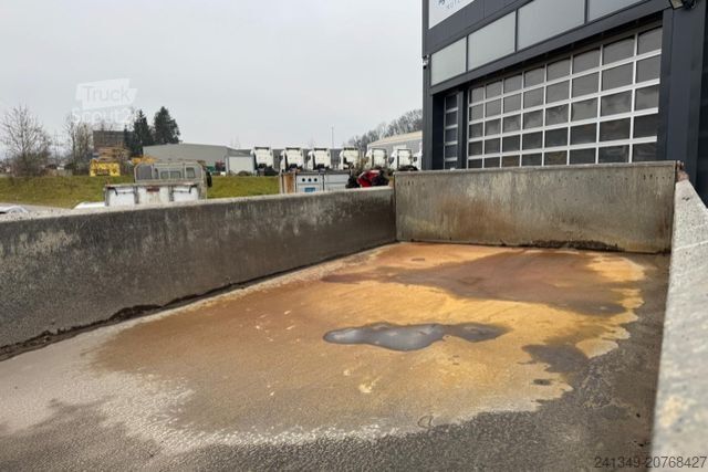 Autocarro ribaltabile IVECO 270 4x2 Kipper