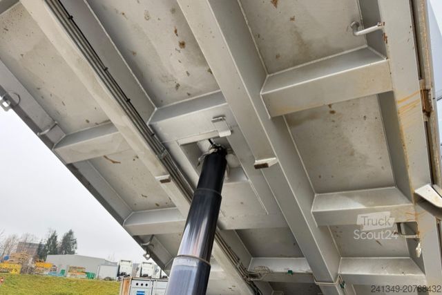 Autocarro ribaltabile VOLVO FMX-540 10x4 Moser 2S